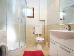 Apartment | Badezimmer | Dusche, Haartrockner