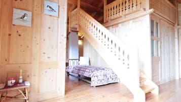 Chalet | 3 bedrooms, individually furnished, iron/ironing board, bed sheets
