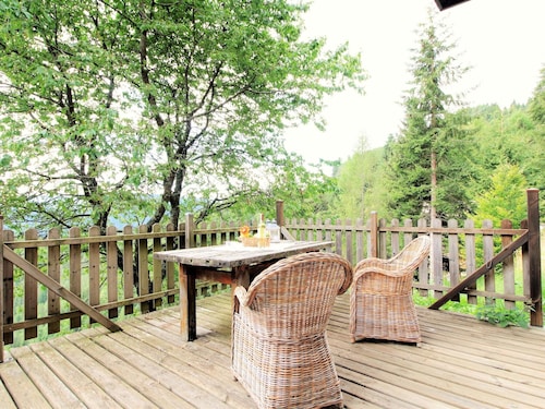 Belvilla by OYO Hilltop Chalet in Lamon With Views