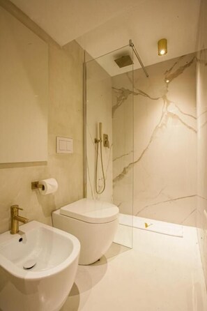 Deluxe Room | Bilik Mandi | Pancuran mandi, hulu semburan mandi hujan 