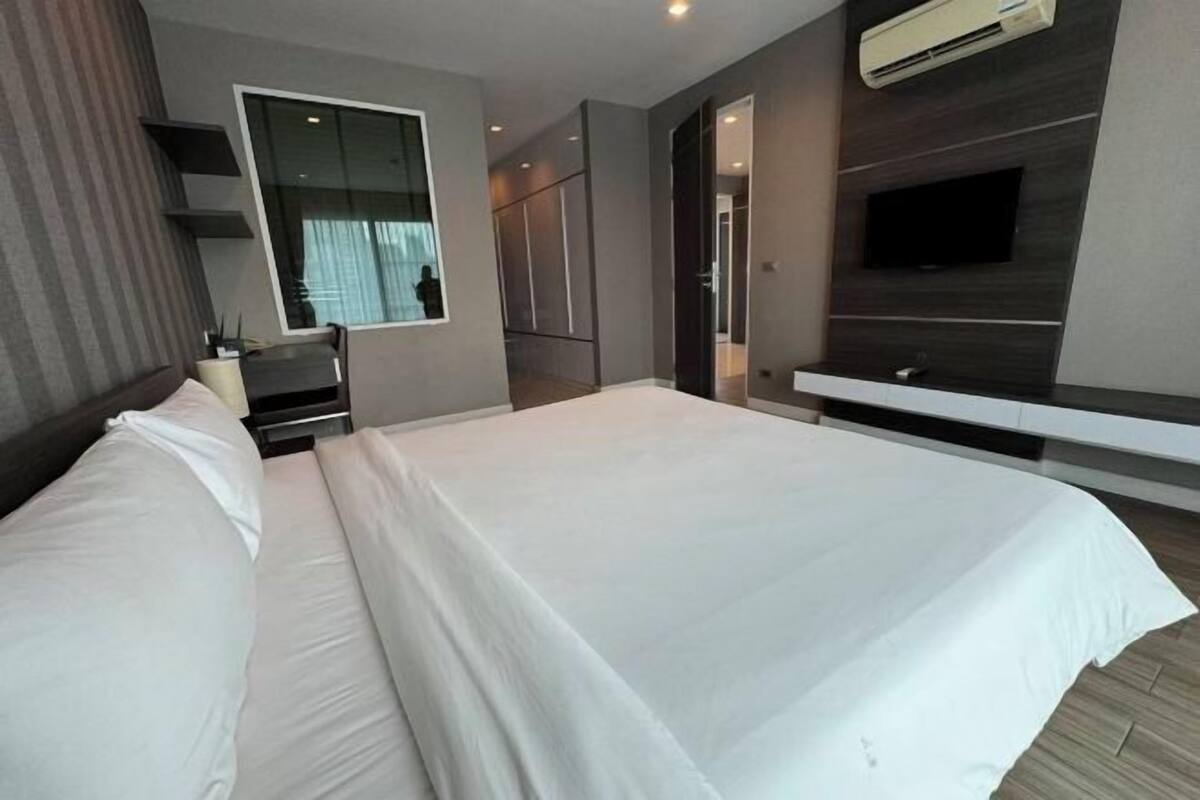 Ropa de cama de alta calidad y minibar 