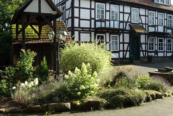 Exterior - Get-together in Fewo Holunder; celebrations with family and friends (Rosenthal)