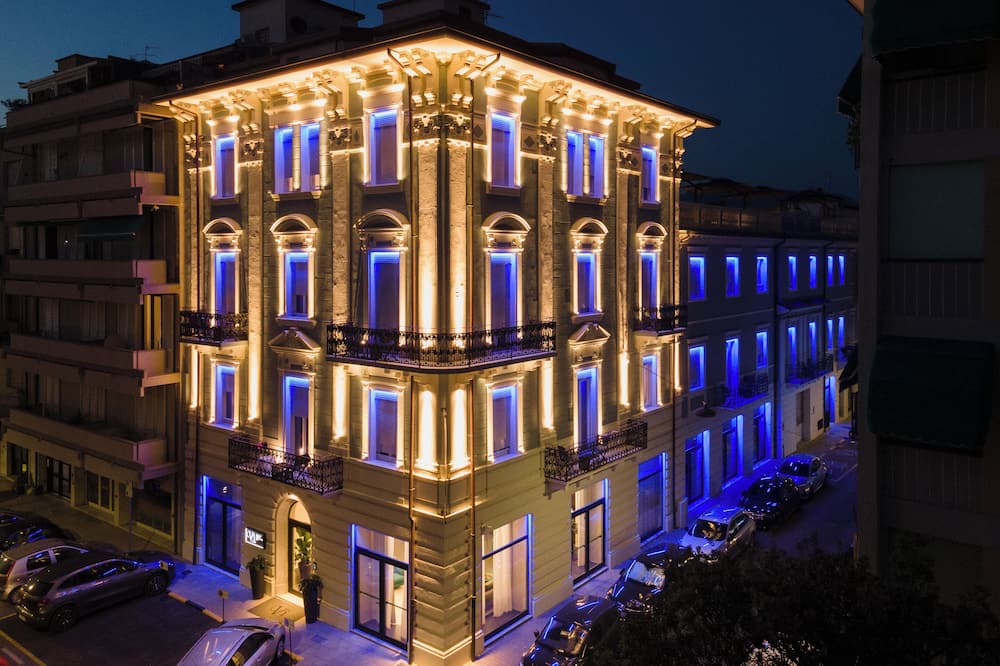 VI SUITES