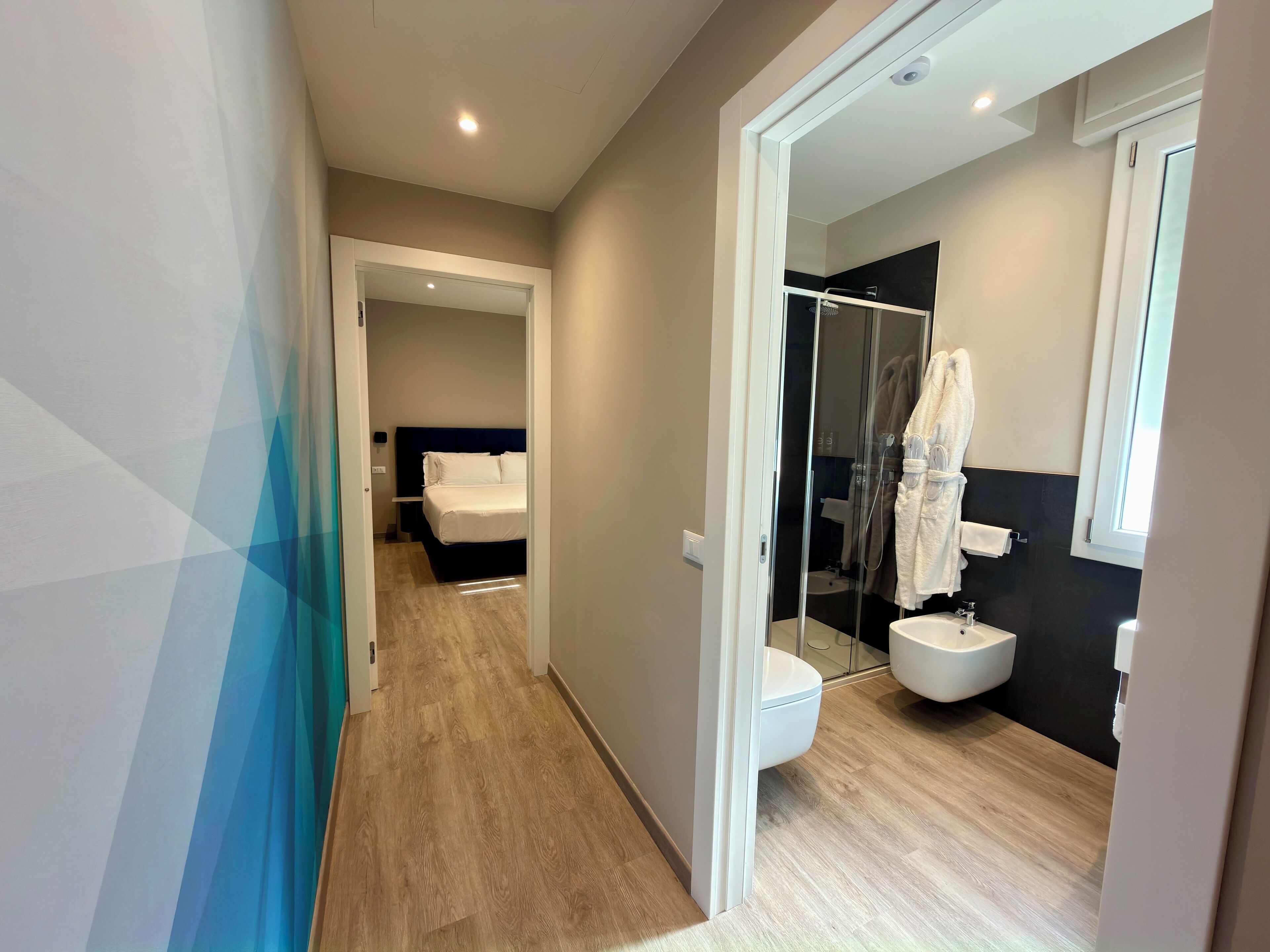 Suite Superior | Allergikerbettwaren, Daunenbettdecken, Zimmersafe