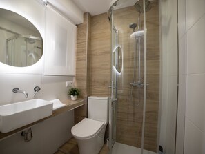 Hårtork och handdukar