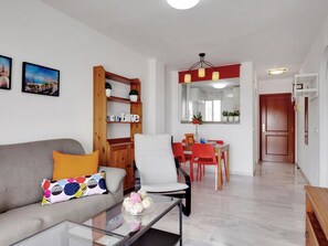 TV - Quiet apartment between golf and sea with pool (Rincón de la Victoria)