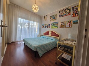 1 bedroom, iron/ironing board, free WiFi