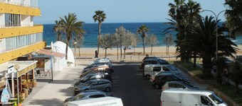 Seaside apartment with AC and internet in Santa-Margarita, Rosas