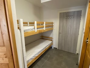 1 bedroom - Contemporary bright apartment with parking, pets allowed (Châtel)