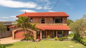 Exterior - Incredible ocean views over One Mile Beach, relax with room for everyone. (Forster)