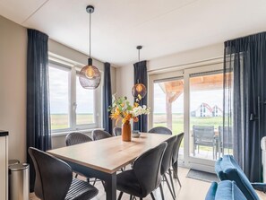 House | Dining - Holiday Home in Scherpenisse Near Nature Reserve (Scherpenisse)