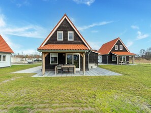 House | Exterior - Holiday Home in Scherpenisse Near Nature Reserve (Scherpenisse)