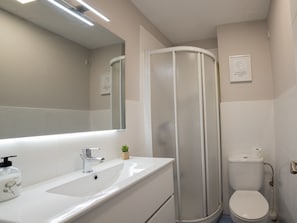 Hair dryer, towels