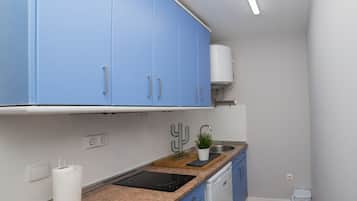 Fridge, microwave, coffee/tea maker
