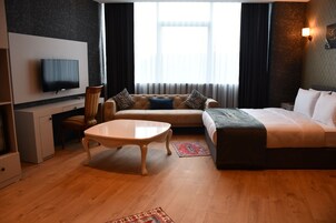 Een minibar, een kluis op de kamer, verduisterende gordijnen