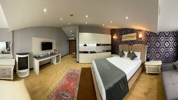 Grand Double Room | Bar mini, peti besi dalam bilik, langsir/tirai gelap terus, kalis bunyi
