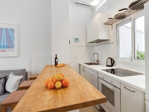Fridge, microwave, coffee/tea maker, toaster