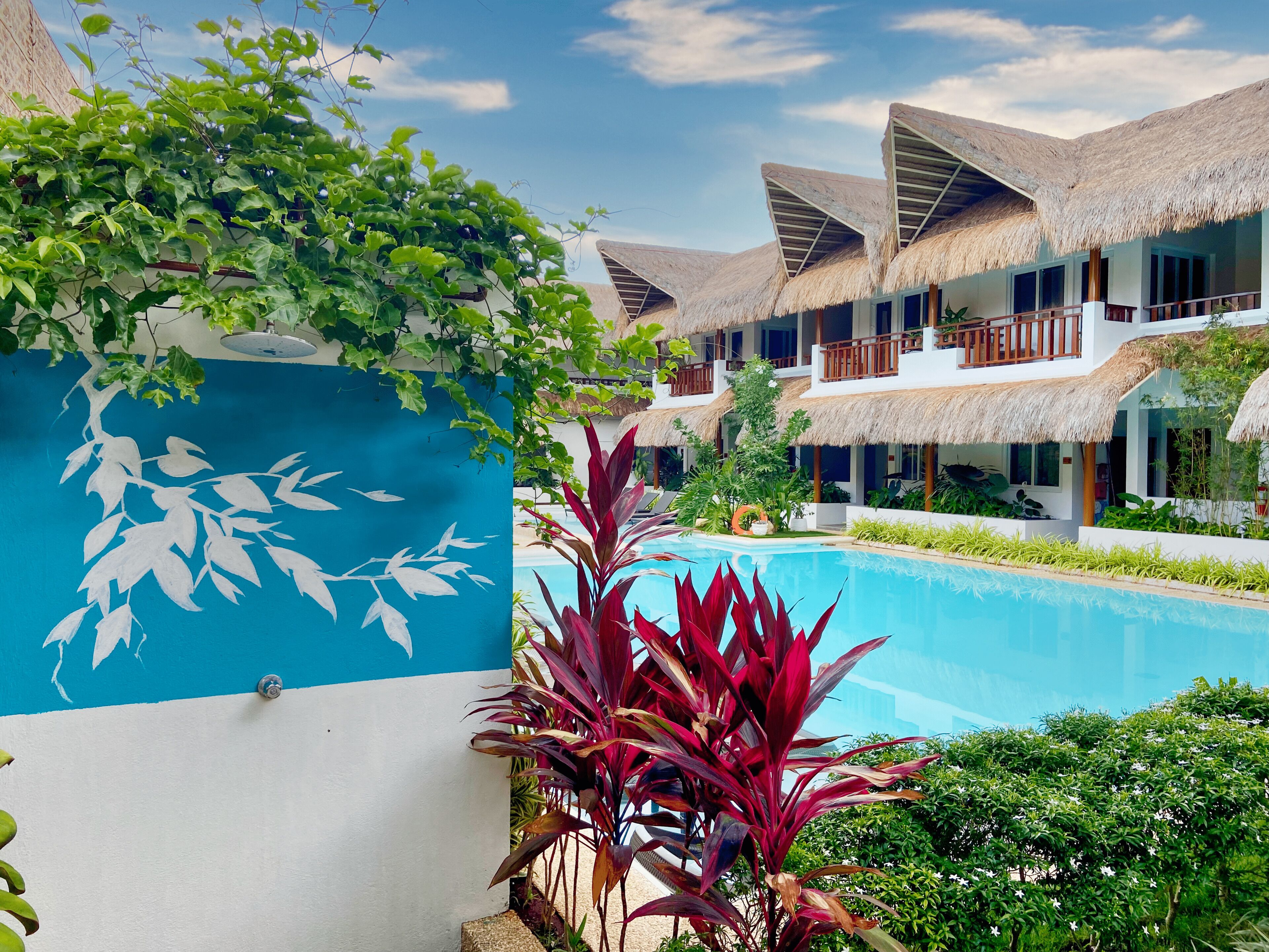 Außenpool, geöffnet von 07:00 Uhr bis 21:00 Uhr, Sonnenschirme