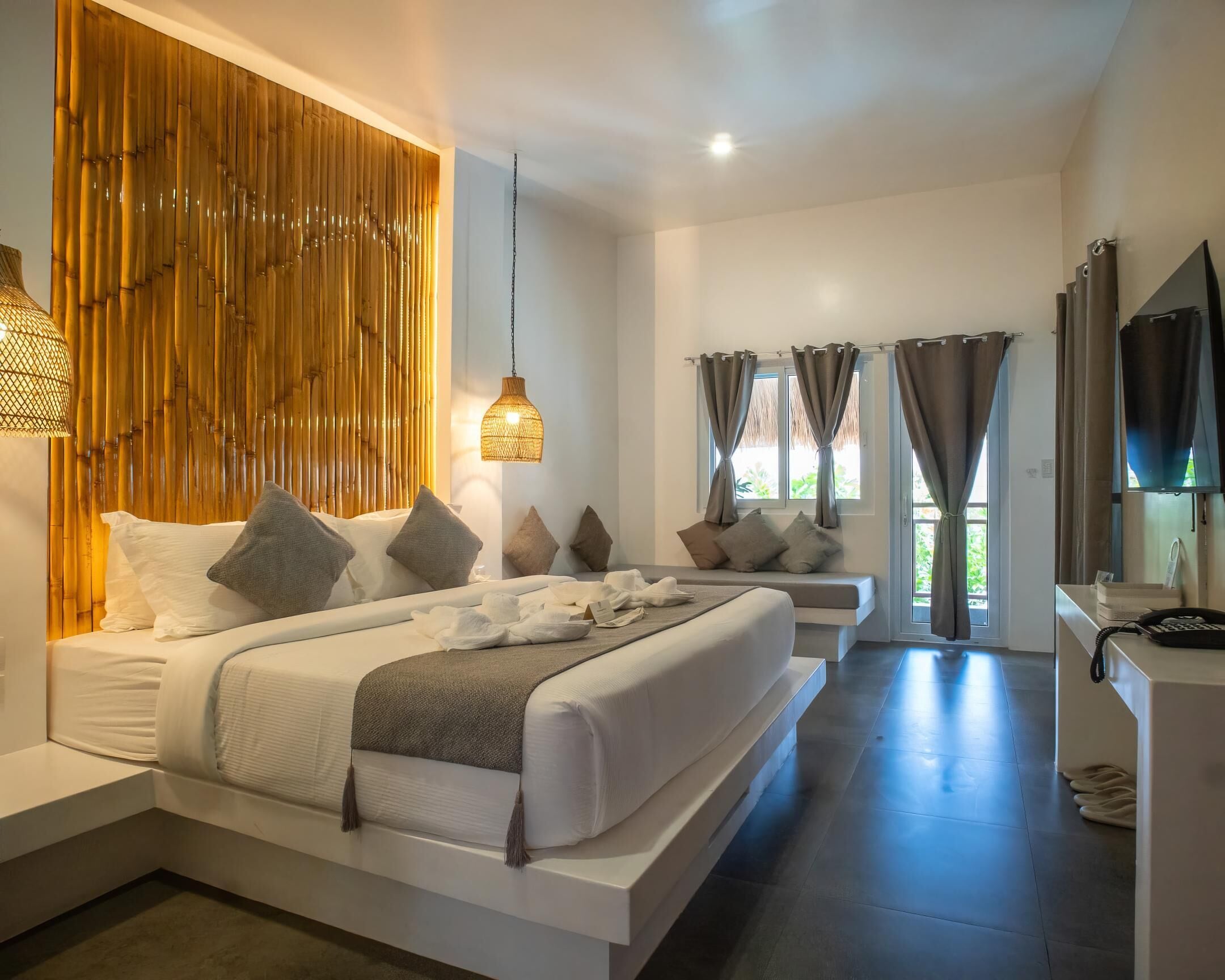 Minibar, in-room safe, desk, laptop workspace