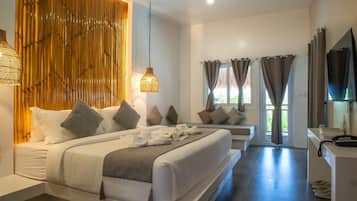 Minibar, in-room safe, desk, laptop workspace