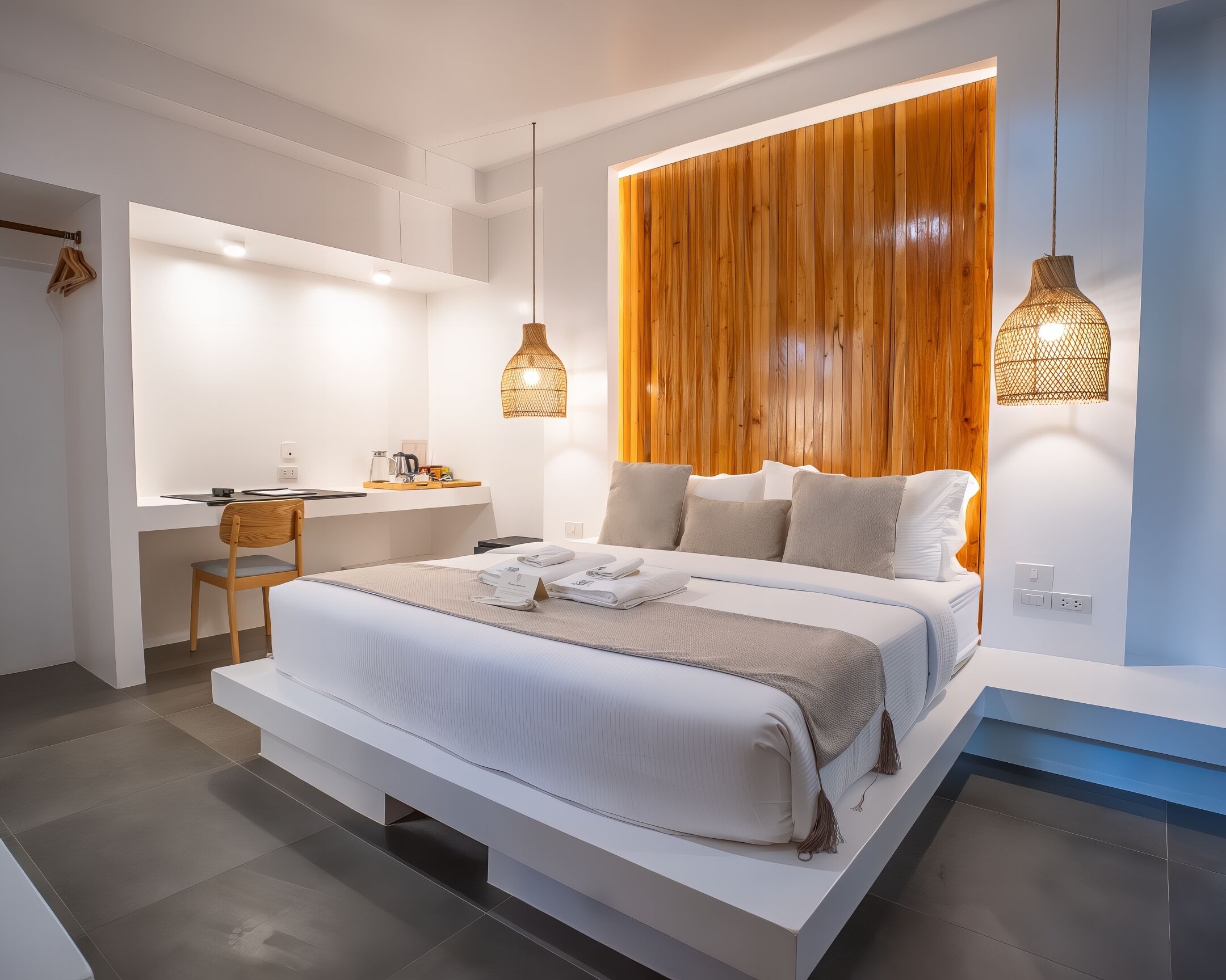 华丽双人房 | 迷你吧、客房内保险箱、办公桌、笔记本电脑工作区