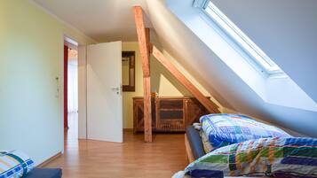 3 Schlafzimmer, Reisekinderbett, WLAN, BettwÀsche