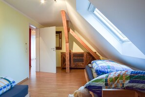 3 Schlafzimmer, Reisekinderbett, WLAN, Bettwäsche