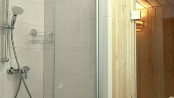 SĂšche-cheveux, serviettes fournies, papier toilette