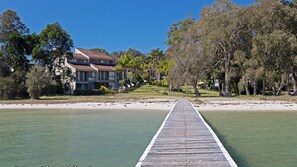 Property grounds - Kooringal 6, 105 Soldiers Point Rd - waterfront unit (Soldiers Point)