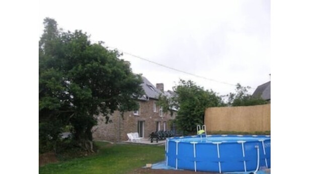 Property grounds - Grand Gite 15 pers. Saint Malo / Cancale Le Mont Saint Michel Le Noisetier (Baguer Pican)
