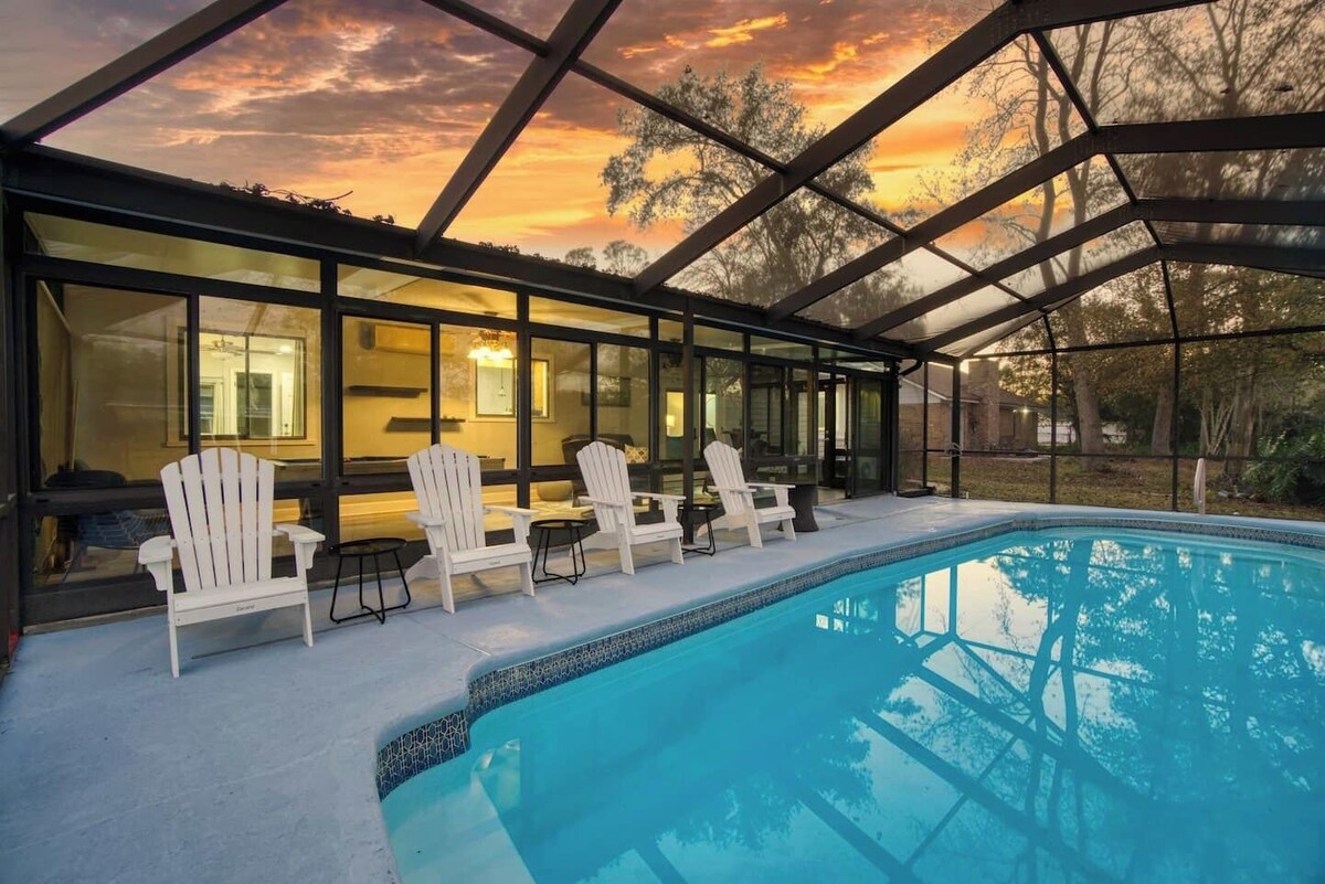 ~Dapper Duck_Sleeps 12_Heated Pool & Billiards~