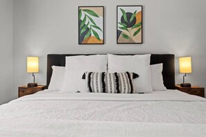 4 bedrooms, desk, iron/ironing board, free WiFi - PNQ-Arcade Game Rm-3 Mi to Dwntwn  & Gonzaga (Spokane)