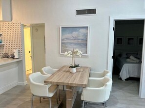 Dining - 2BR/2BA Marco Island condo with pool, WiFi, kitchen, and parking. (Marco Island)