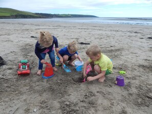 Beach - Beautiful spacious, split-level house near Fowey, heated swimming pool, hot tub  (Golant, Fowey)