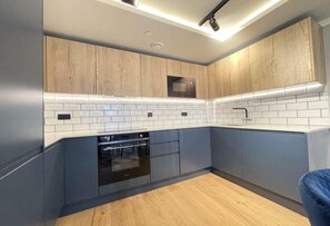 Private kitchen - 3 Bed/Bath penthouse w/Shard view (London)