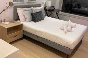 3 bedrooms, WiFi, bed sheets - 3 Bed/Bath penthouse w/Shard view (London)