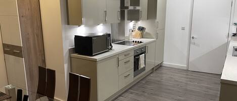 Microondas, horno, lavavajillas y toallas de papel