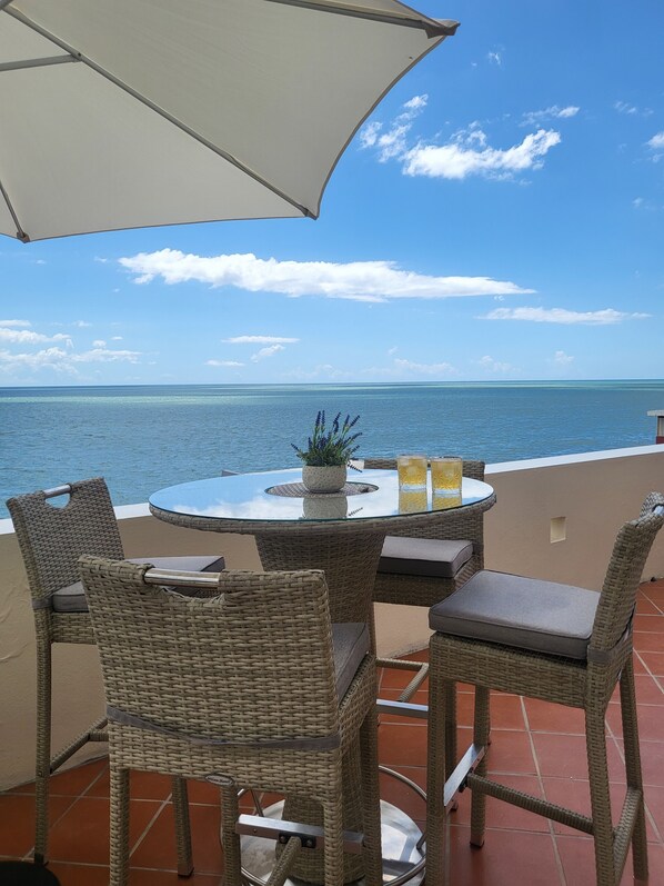 屋外ダイニングエリア