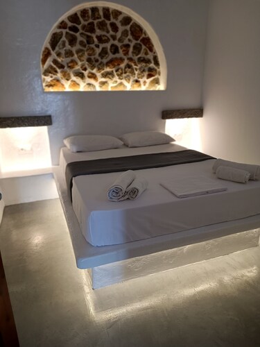 Traditional house in the shadow of the castle with an incredible view