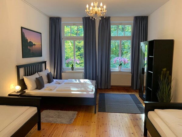 2 bedrooms, iron/ironing board, travel crib, free WiFi - "Superior Apartment: Luxurious Getaway with Shared Sauna and Garden in Rostock" (Rostock)