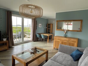 Living area - Vacation apartment Klapperstein (Wiek)