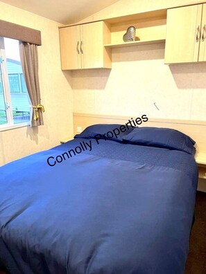 3 عدّة غرف نوم ومكواة/لوح كي