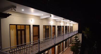 Hotel Lake Paradise Inn