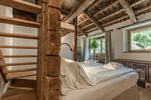 5 bedrooms, Egyptian cotton sheets, premium bedding, memory foam beds - Fantastic chalet (Livinallongo del Col di Lana)