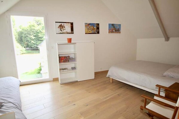 1 bedroom, iron/ironing board, free WiFi, bed sheets - Gîte Coëtquen / 6 persons (QUEVERT)