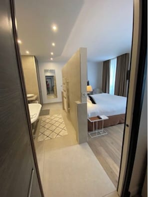 1 chambre, fer et planche Ă repasser, Wi-Fi gratuit, draps fournis