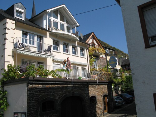 Apartment Herrenberg, gr. Sun terrace in Valwig, 3km from Cochem
