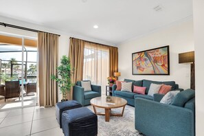 Fernseher, Tischtennisplatte