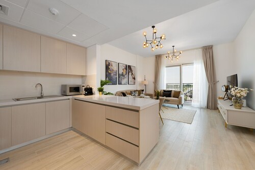 Chic Apt on Yas Island cls to ALL Main Attractions