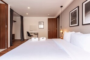 1 bedroom, iron/ironing board, travel crib, WiFi